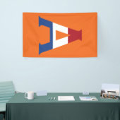 Ein Monogramm überlagerte sich auf der NLD-Flagge Banner (Messeveranstaltung)