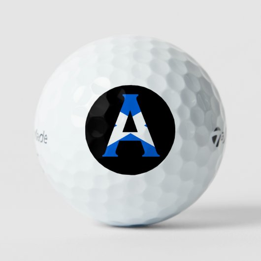 Ein Monogramm überlagerte sich auf der schottische Golfball (Vorderseite)