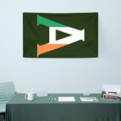 Ein Monogramm überlagerte sich auf irischer Flagge Banner (Messeveranstaltung)