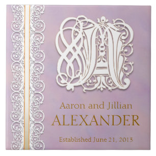 Ein Monogramm "White Lace on Lavender" Hochzeitsze Fliese