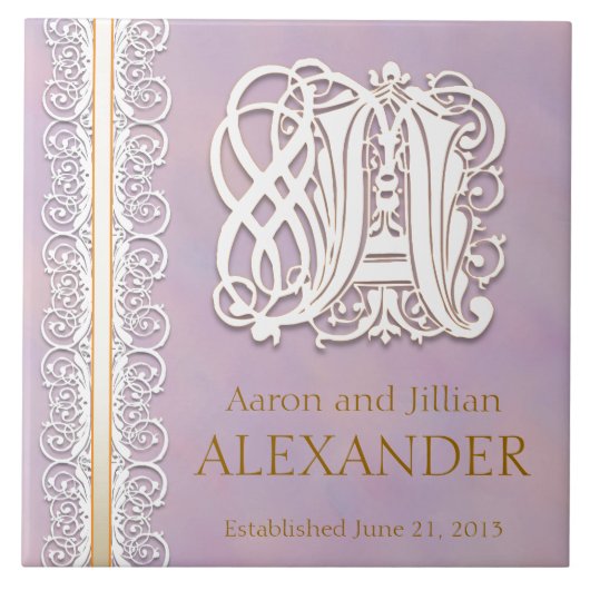 Ein Monogramm "White Lace on Lavender" Hochzeitsze Fliese (Vorderseite)