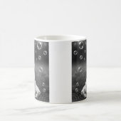 Ein Mug mit einem kleinen Mädchen in Schwarz-Weiß. Kaffeetasse (Mittel)