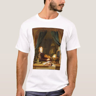 Ein Musiker, der eine Violine durch ein drapiertes T-Shirt