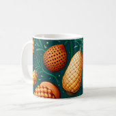 Ein Muster von Pinecones und Acorns Kaffeetasse (Vorderseite Links)