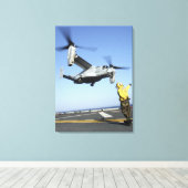 Ein MV-22 Osprey startet von der USS Nassau Leinwanddruck (Insitu (Holzboden))