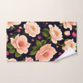 Ein nahtloses Muster mit rosa Rosen auf einem dunk Badhandtuch Set (Handtuch)