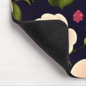 Ein nahtloses Muster mit rosa Rosen auf einem dunk Mousepad (Ecke)