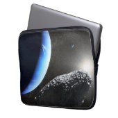 Ein Neptun ist ein winziges Mondlager. Laptopschutzhülle (Vorderseite Links)