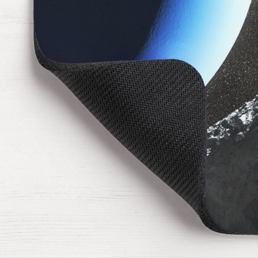 Ein Neptun ist ein winziges Mondlager. Mousepad (Ecke)