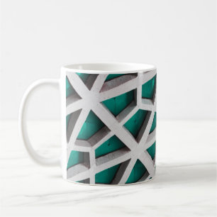 Ein Netz aus Betonbalken an der Decke Kaffeetasse