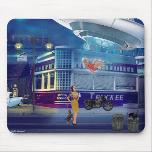 Ein neuer Flugbegleiter Mousepad