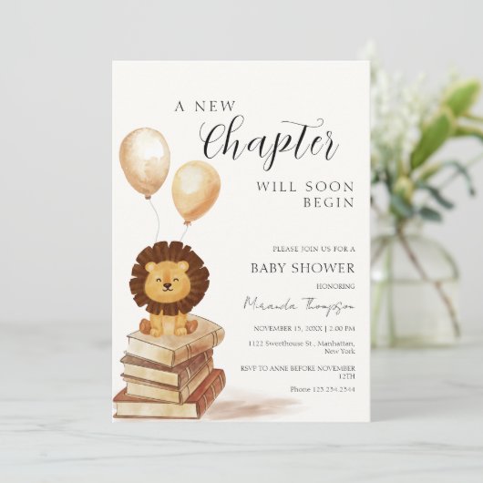 Ein neues Kapitel fängt die Löwenballon Babydusche Einladung (Stehend Vorderseite)