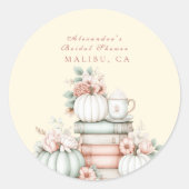 Ein neues Kapitel fängt Kürbissus-Brautparty an Runder Aufkleber (Vorderseite)