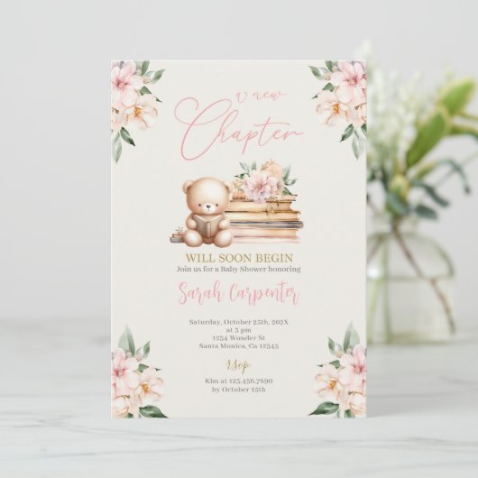 Ein neues Kapitel fängt Teddy Bear Baby Shower Gir Einladung (Stehend Vorderseite)