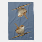 Ein neugieriger Bewick's Wren im Baum Geschirrtuch (Vertikal)