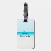 Ein niedlich rosa Flamingo am Strand Gepäckanhänger (Rückseite vertikal)