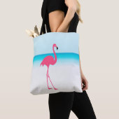 Ein niedlich rosa Flamingo am Strand Tasche (Von Nahem)