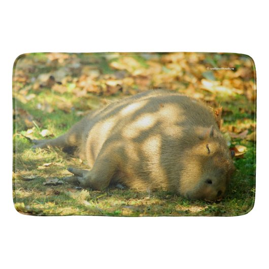 Ein Niedlicher Capybara-Traum im Sommer Badematte (Vorderseite)