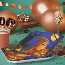 Ein Niedlicher Geist, der einen Kürbis in die Welt