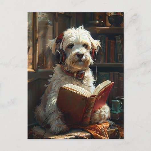 Ein Niedlicher Hund, der ein Buch liest Postkarte (Vorderseite)
