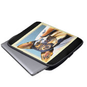 "Ein Niedlicher Hund" Niedliches Foto. Jetzt kaufe Laptopschutzhülle (Vorne Knopf)