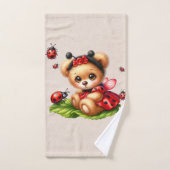 Ein Niedlicher Teddybär, verkleidet wie ein Ladybu Badhandtuch Set (Handtuch)