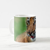 Ein niedlicher Tiger Kaffeetasse (Vorderseite Links)