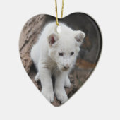 Ein niedlicher, weißer Löwe Keramik Ornament (Links)