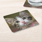 Ein niedliches Kätzchen mit grünen Augen Rechteckiger Pappuntersetzer (angewinkelt)