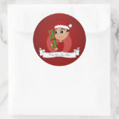 Ein niedliches Kleinkind, das ein Weihnachtsgesche Runder Aufkleber (Tasche)