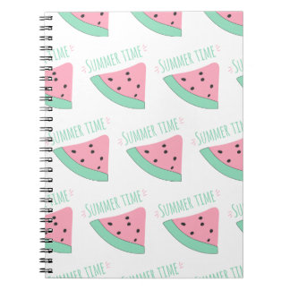 Ein Notebook mit Inschrift und Wassermelone Notizblock