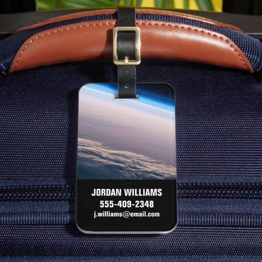 Ein orbitaler Sonnenuntergang vor der Küste von Ca Gepäckanhänger (Vorderseite Insitu 2)