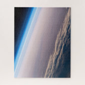 Ein orbitaler Sonnenuntergang vor der Küste von Ca Puzzle (Vertikal)