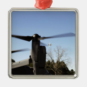 Ein Osprey CV-22 bereitet vor sich sich zu Ornament Aus Metall