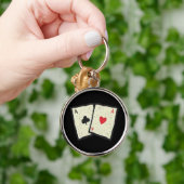 Ein Paar Asse Schlüsselanhänger (Hand)