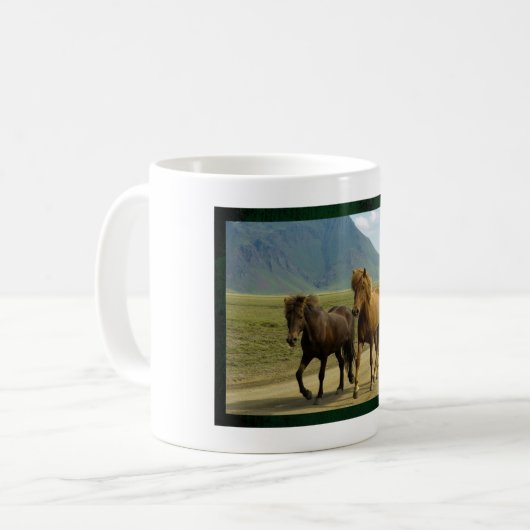 Ein Paar brauner isländischer Ponies Lanscape Kaffeetasse (Vorderseite Links)