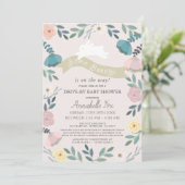 Ein paar Bunny Floral Pink Girl Drive-by Baby Dusc Einladung (Stehend Vorderseite)
