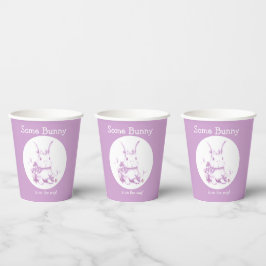 Ein paar Bunny kommt mit Baby Dusche Pappbecher