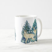 Ein Paar Hirsche im Winterwald Kaffeetasse (VorderseiteRechts)