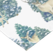 Ein Paar Hirsche im Winterwald Tischdecke (Schrägansicht)