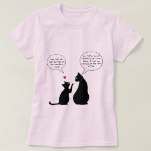 Ein paar Katzen, die über Ehe-T - Shirt sprechen