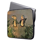 Ein Paar Pinguine Laptopschutzhülle (Vorderseite Links)