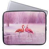 Ein Paar rosa Flamingos stehen im Wasser auf dem Laptopschutzhülle (Vorderseite)