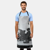 Ein Paar sitzt zusammen in einem Restaurant, das f Schürze (Getragen)