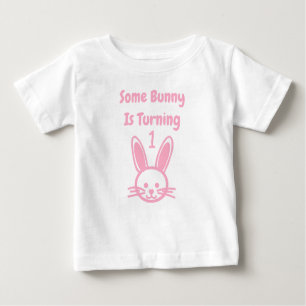 Ein paar Sonnenstrahlen drehen sich einen Geburtst Baby T-shirt
