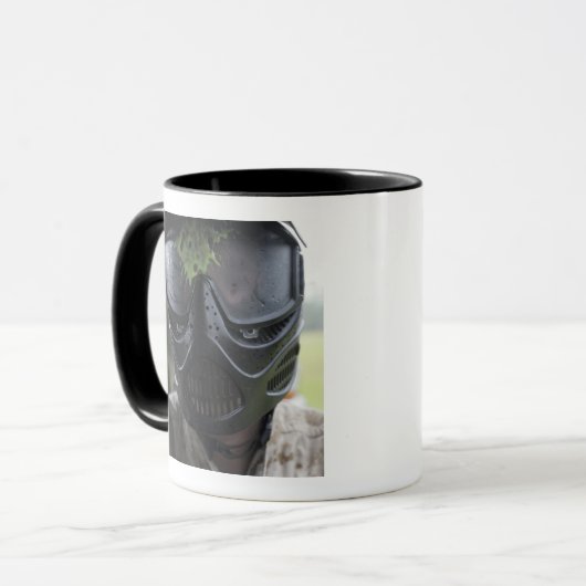 Ein Paintball rund Tasse (Vorderseite Links)