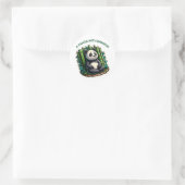 Ein Panda mit Bambus Runder Aufkleber (Tasche)