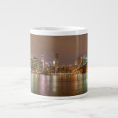 Ein Panorama der New- York CitySkyline Jumbo-Tasse (Vorderseite)