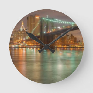 Ein Panorama der New- York CitySkyline Runde Wanduhr