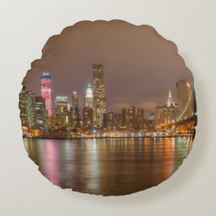Ein Panorama der New- York CitySkyline Rundes Kissen